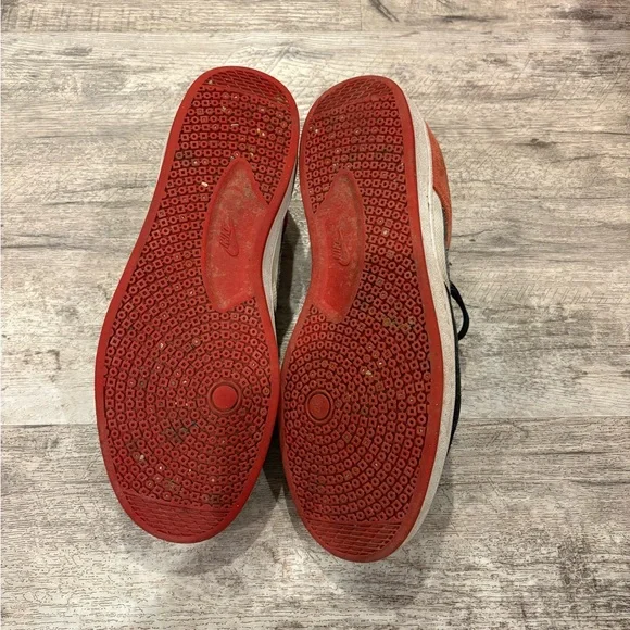 Nike Men's SB Alleyoop Black and Red Skateboarding Sneakers - Picture 4 of 4